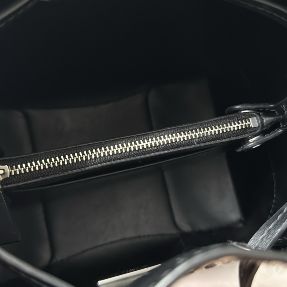MICHAEL KORS Mercer Gallery Satchel Bucket - Picture 12 of 15